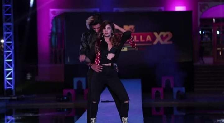 Ashish Bhatia and Miesha Iyer performs as a couple on MTV Splitsvilla 12 (X2)
